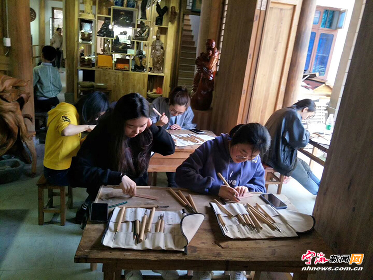 体验传统木雕文化 文化艺术辅导的深度之旅
